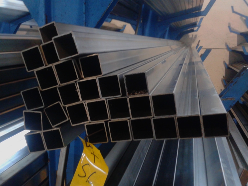 Tubi Quadri in Acciaio Inox